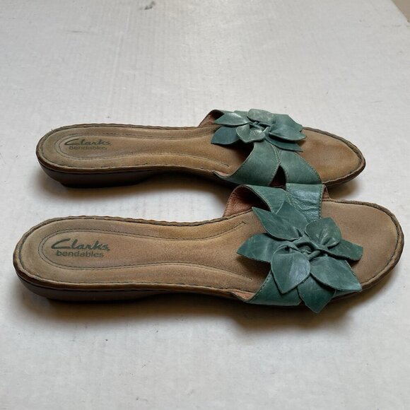 Clarks Bendables Womens 10 Green Floral Sandals Slip On Cottage Leather Flats - Picture 5 of 7